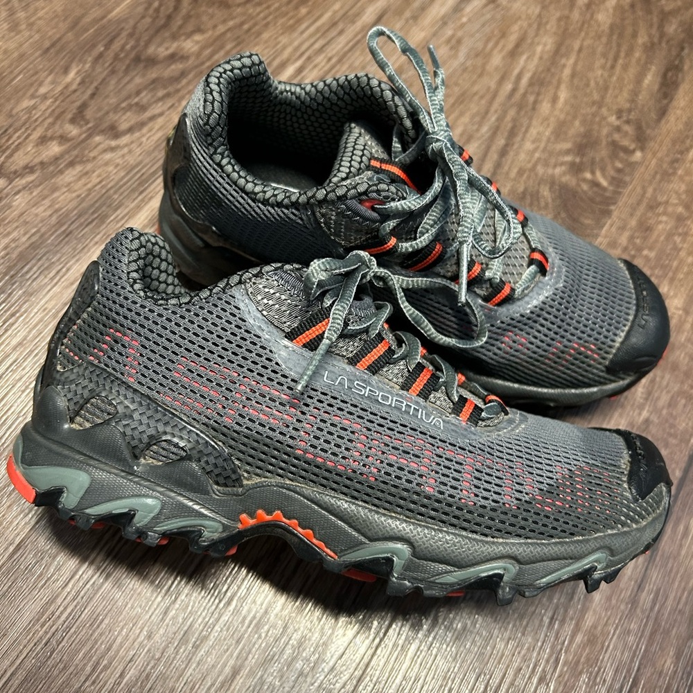 La Sportiva Womens Wildcat Trail Running Shoes in Clay/Hibiscus 6.5
